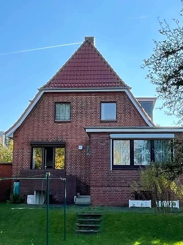 Das Bestandsgeb&auml;ude ohne Anbau vor der Sanierung